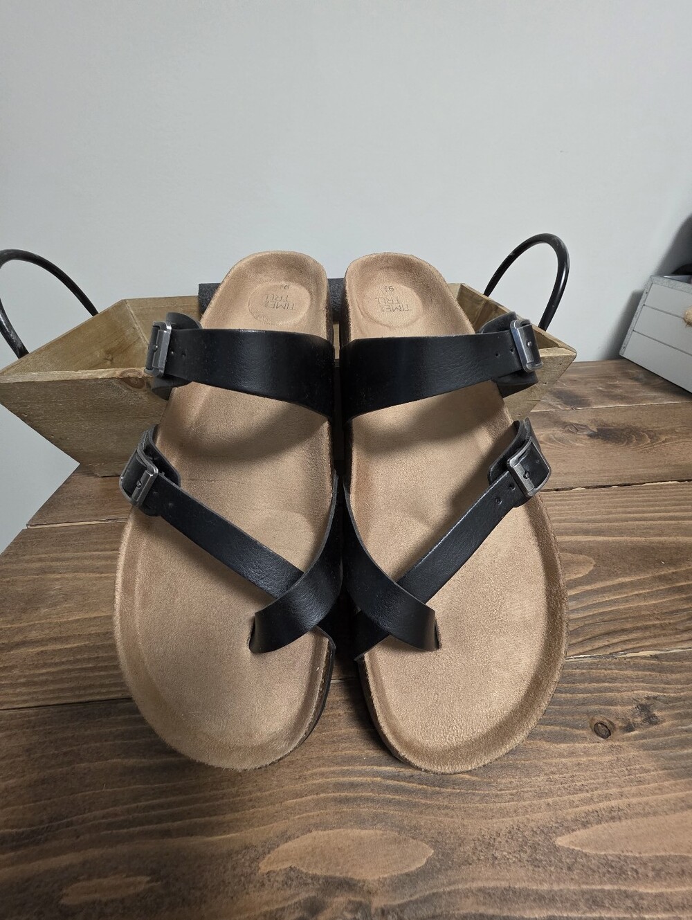 Womens's Black Strappy Cork-Style Footbed Sandals Size 9.5
